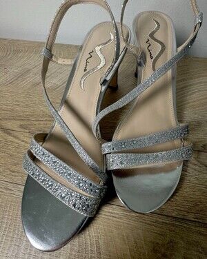 Nina Naydeen Silver Sparkly Heels 9.5 Elegant Cocktail Worthy Slingback